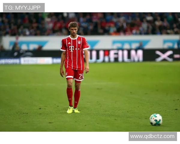 足球天才穆勒精彩瞬间壁纸尽显锋芒与球场风采 足球天才穆勒精彩瞬间壁纸尽显锋芒与球场风采