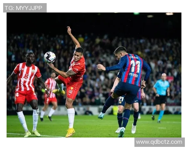 中国球星观看精彩足球比赛视频分析与点评分享