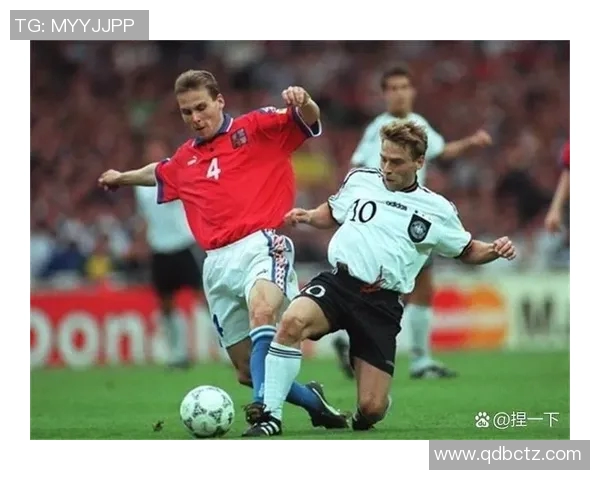 德国足球14号球星是谁 了解这位在绿茵场上闪耀的传奇人物