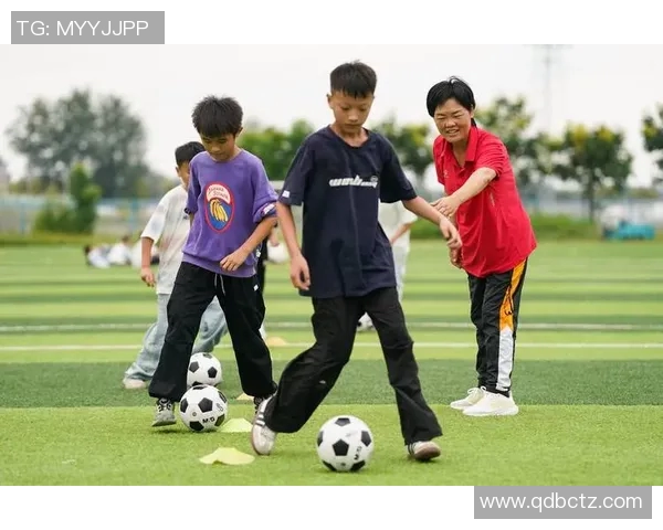 儿童足球球星小名闪耀绿茵梦想启航激情燃动未来舞台