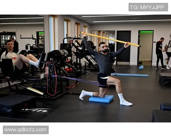 球星如何通过科学训练提升足球速度和爆发力的秘诀分享