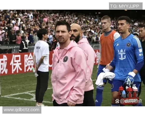 足球巨星背后那些不为人知的名字与故事揭秘